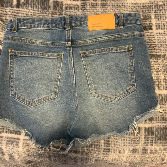 Jeans shorts - Picture 2 of 3